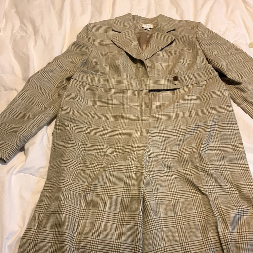 Two pieces - Women’s pant suit